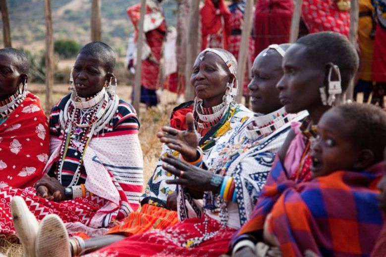 A group of Traditional Birth Attendants (TBAs) discuss the Alternative Rite of Passage A group of Traditional Birth Attendants (TBAs) discuss the Alternative Rite of Passage