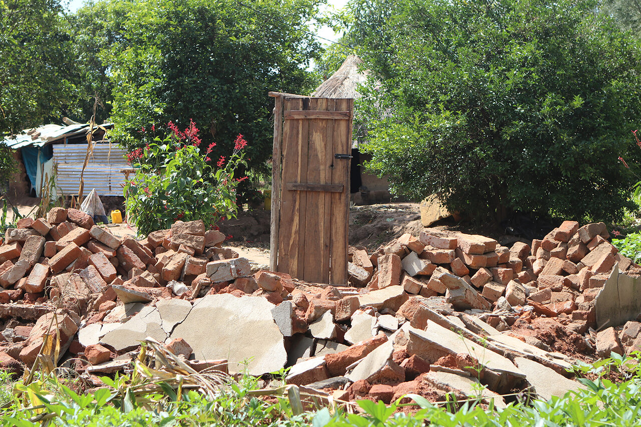 Dorcas-Mozambique-resten-huis.jpg
